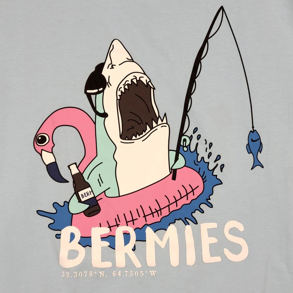 Bermie's Men's Graphic T-Shirt XL Shark Beach Surfer Vacation Fishing Back Hit